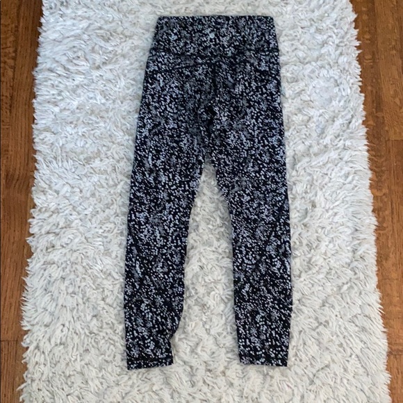 Lululemon In Movement 7/8 Leggings - Picture 2 of 2